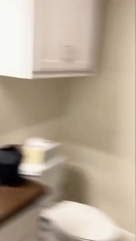 vid 4 1780893374 984 — video thumbnail