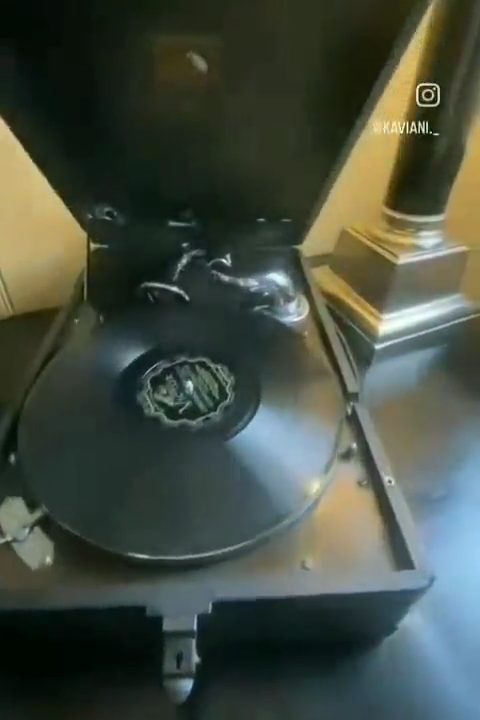 vid 4 1780360754 596 — video thumbnail