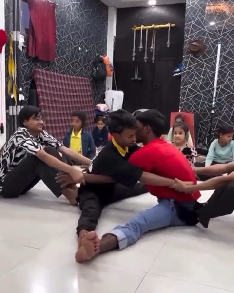 vid 2 1774310248 196 — video thumbnail